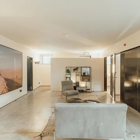 Villa Indulgent By The Sea By Hosty